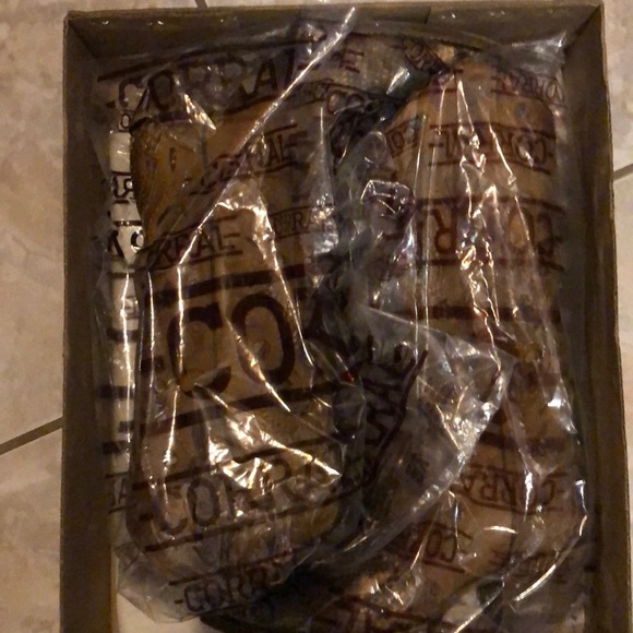 - CORRAL NEW Python Snakeskin Inlay Snip Toe Boots - Picture 9 of 13